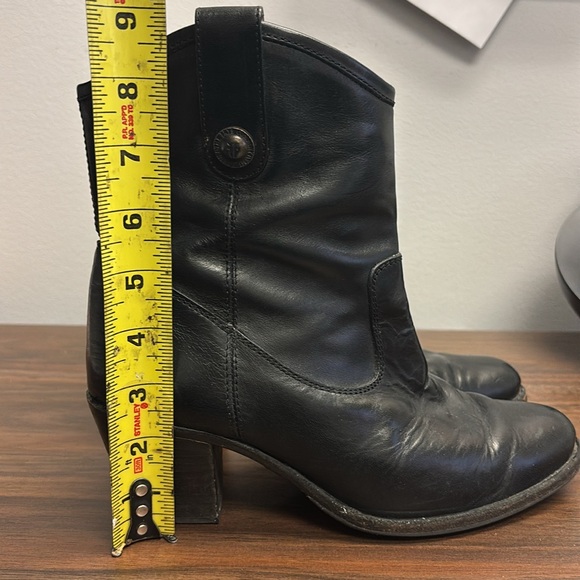 Frye Women's Jackie Button Short Boot. Used condition. Size 7. - Picture 16 of 16